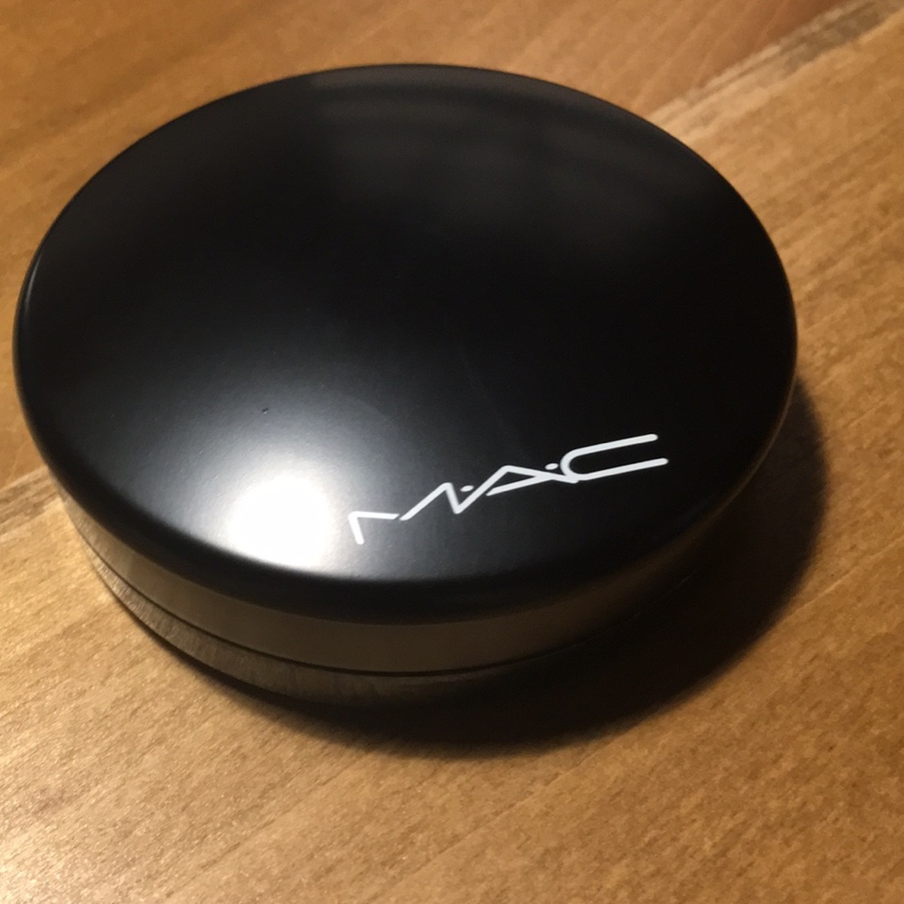 MAC Mineralize Skinfinish Natural